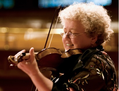 Violinist Monica Huggett and JS Bach together at St. Aidan's in Gresham: Sat Jul 21, 2013 3PM. Info here!