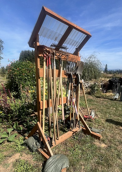 Thimbleberry Collaborative Farm. Distributinge food through farm-to-clinic program and food pantries in East Multnomah and Clackamas counties. Info here!
